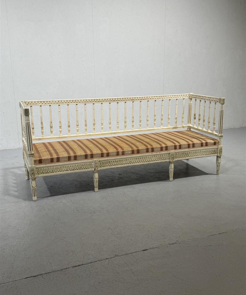 Antiikki rokokoo sohva, entisöintiin