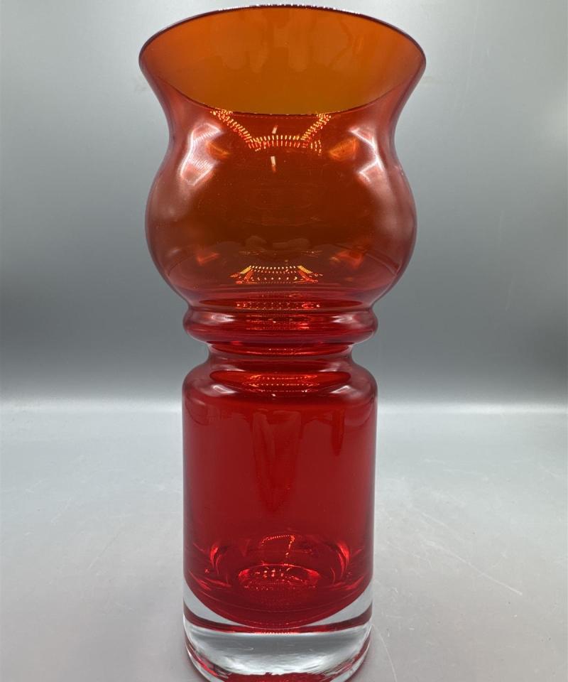 Riihimäen Lasi tulppaani punainen maljakko Tamara Aladin