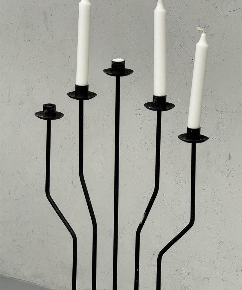 Kynttilänjalka musta