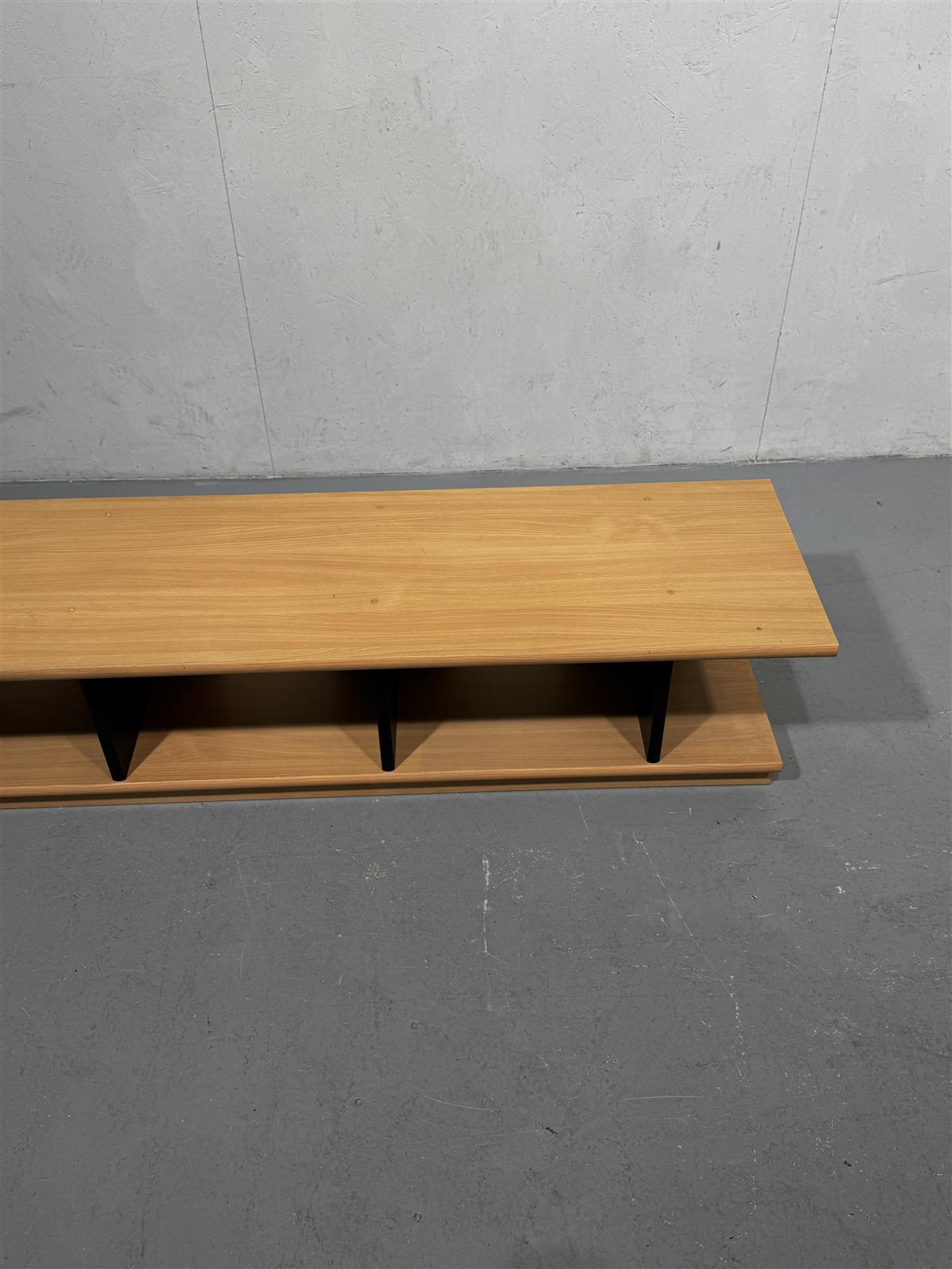 Tv taso hyllykkä 182cm