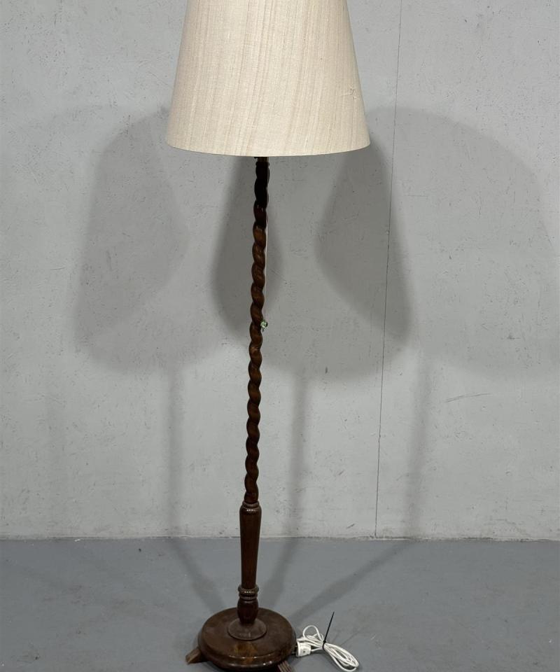 Vintage lattiavalaisin, kierrepuu