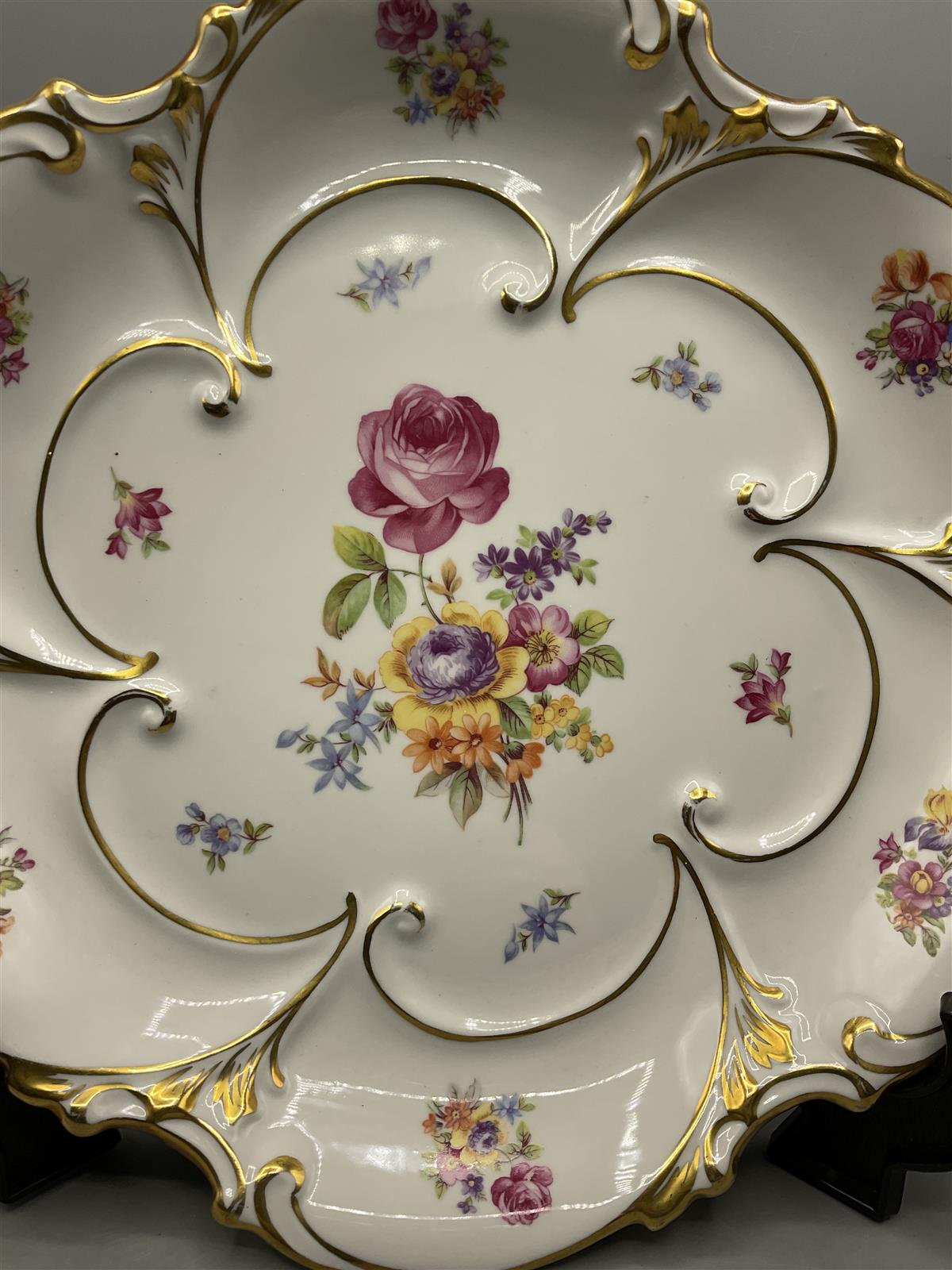 JLMENAU posliini tarjoilulautanen