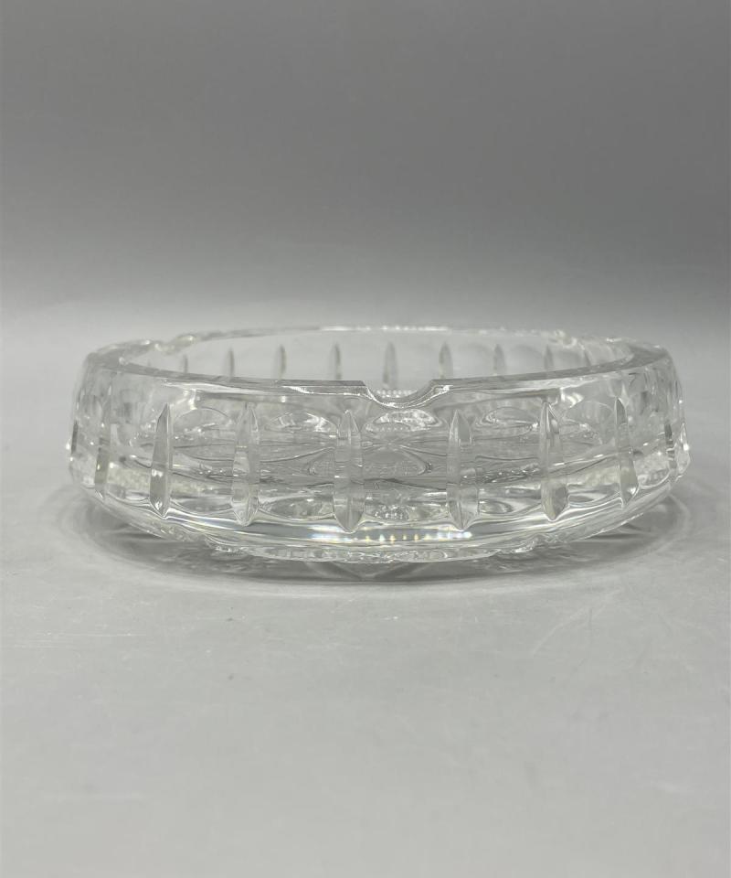 Kristalli tuhka-astia