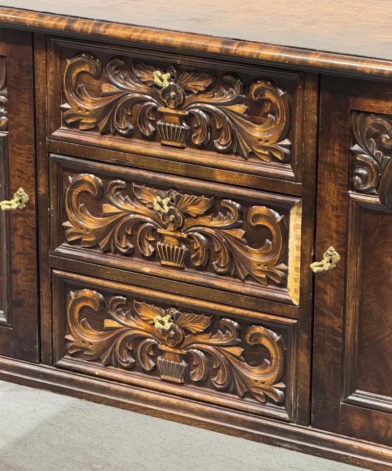 Vintage barokki senkki puu ruskea