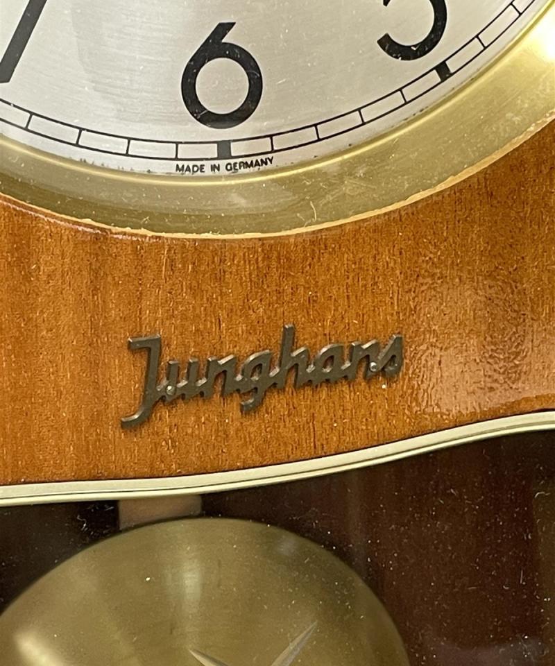 Junghans seinäkello puu