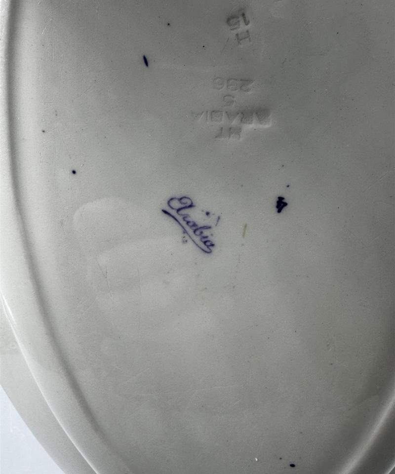 Arabia fasaani tarjoiluvati ovaali