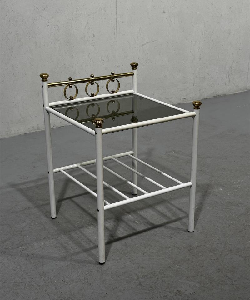 Vintage sivupöytä valkoinen