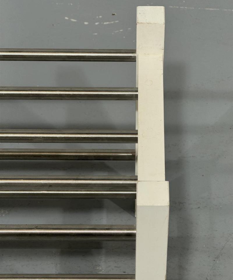 Kenkäteline valkoinen