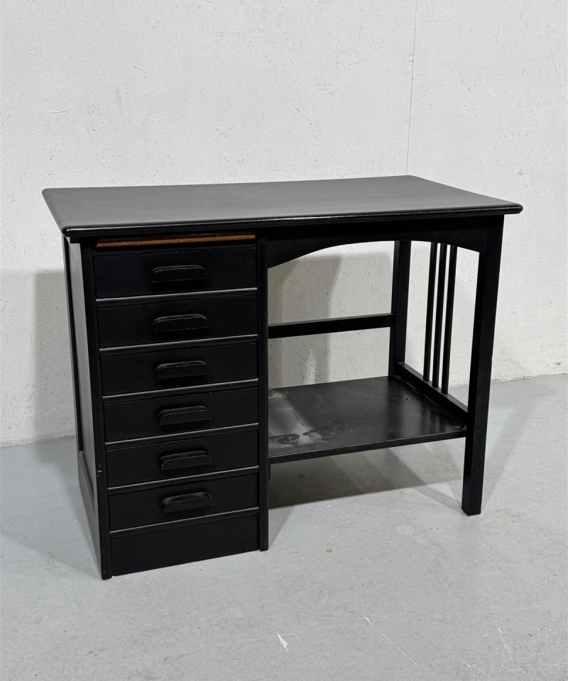 Funkkis työpöytä, musta