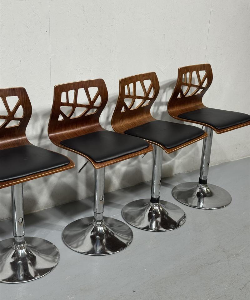 Moderni Petersburg baarituoli (6kpl)