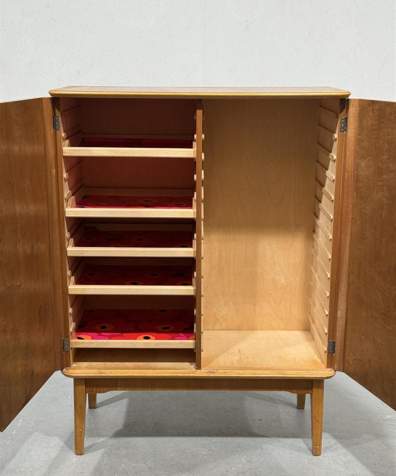 Funkkis liinavaatekaappi