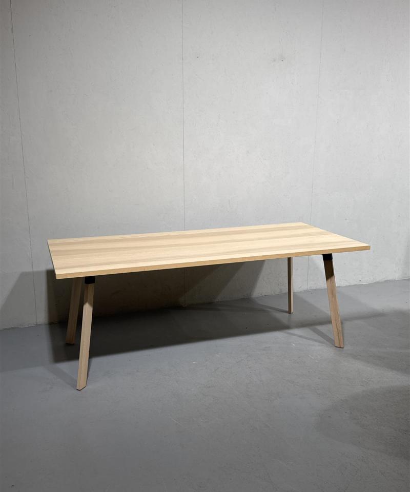 Ikea Ypperlig ruokapöytä 200x90