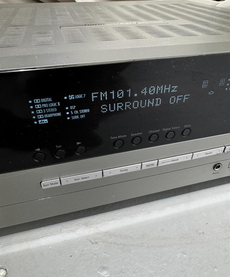 Harman Kardon AVR 145/230 vahvistin