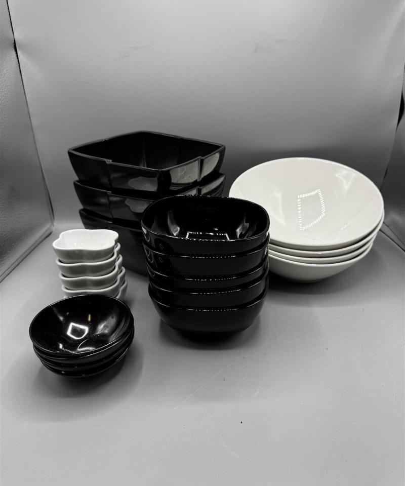 Kulhosetti musta valkoinen (21 osaa)