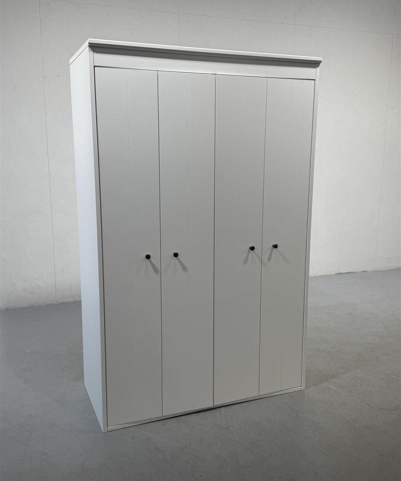 Ikea Idanäs vaatekaappi