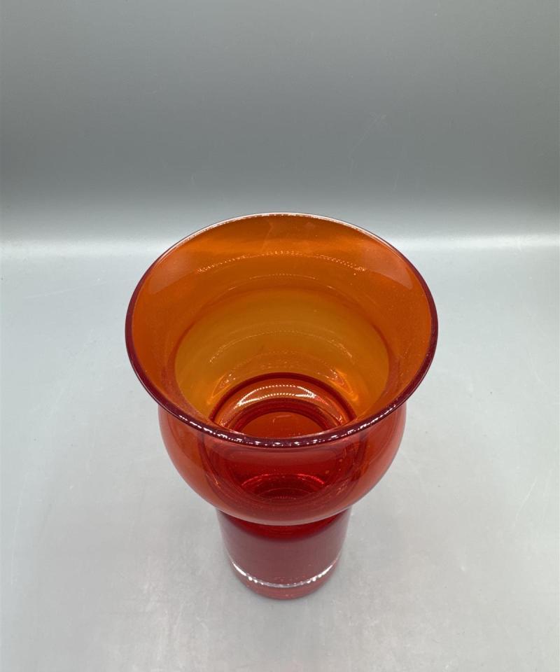 Riihimäen Lasi tulppaani punainen maljakko Tamara Aladin