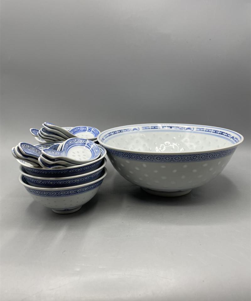 Riisiposliini kulhot ja lusikat 7+12-osaa