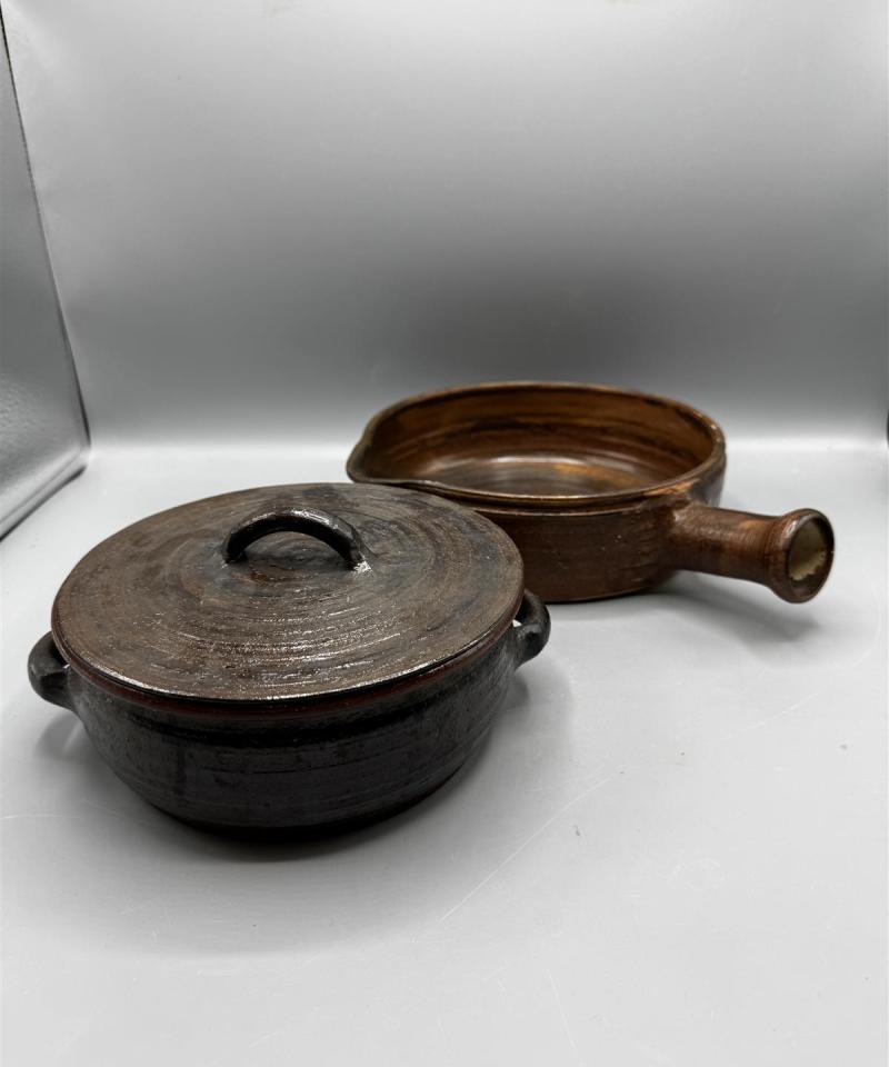 Talonpoikais keramiikkapata ja pannu