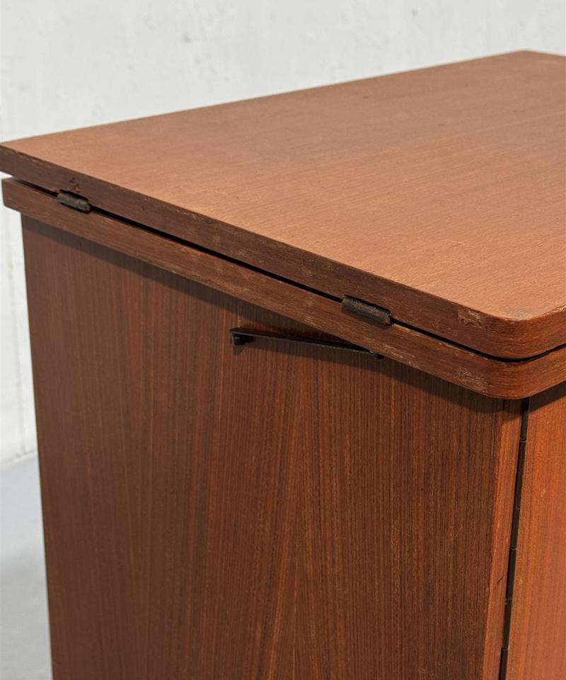 Vintage teak ompelukaappi