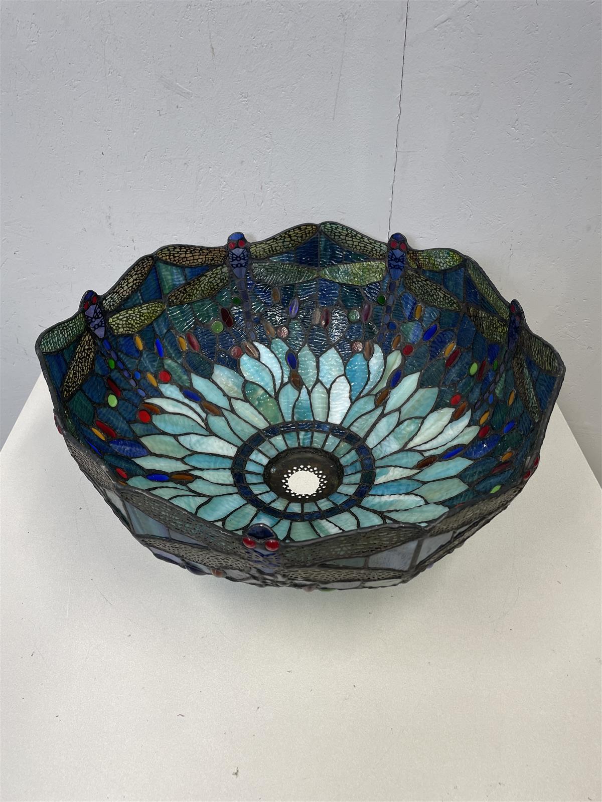 Vintage Tiffany-tyylinen kattovalaisimen varjostin