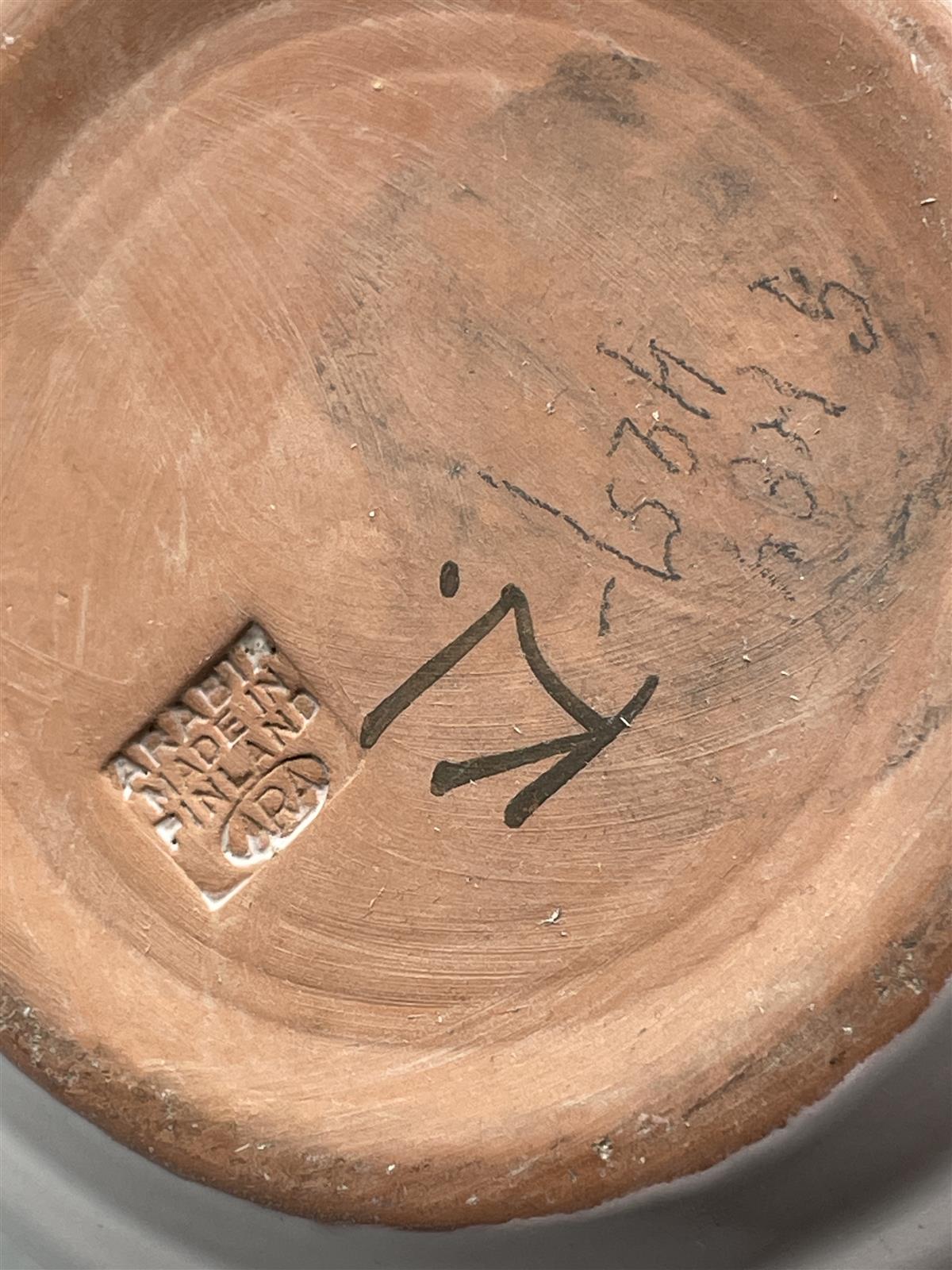 Arabia Ara ”Ampiaisenpesä” maljakko, Kurt Ekholm