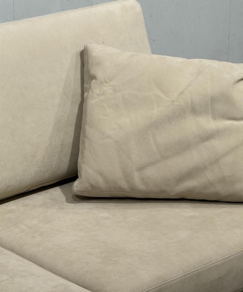 Artek 549 vuodesohva, alcantara verhoilu