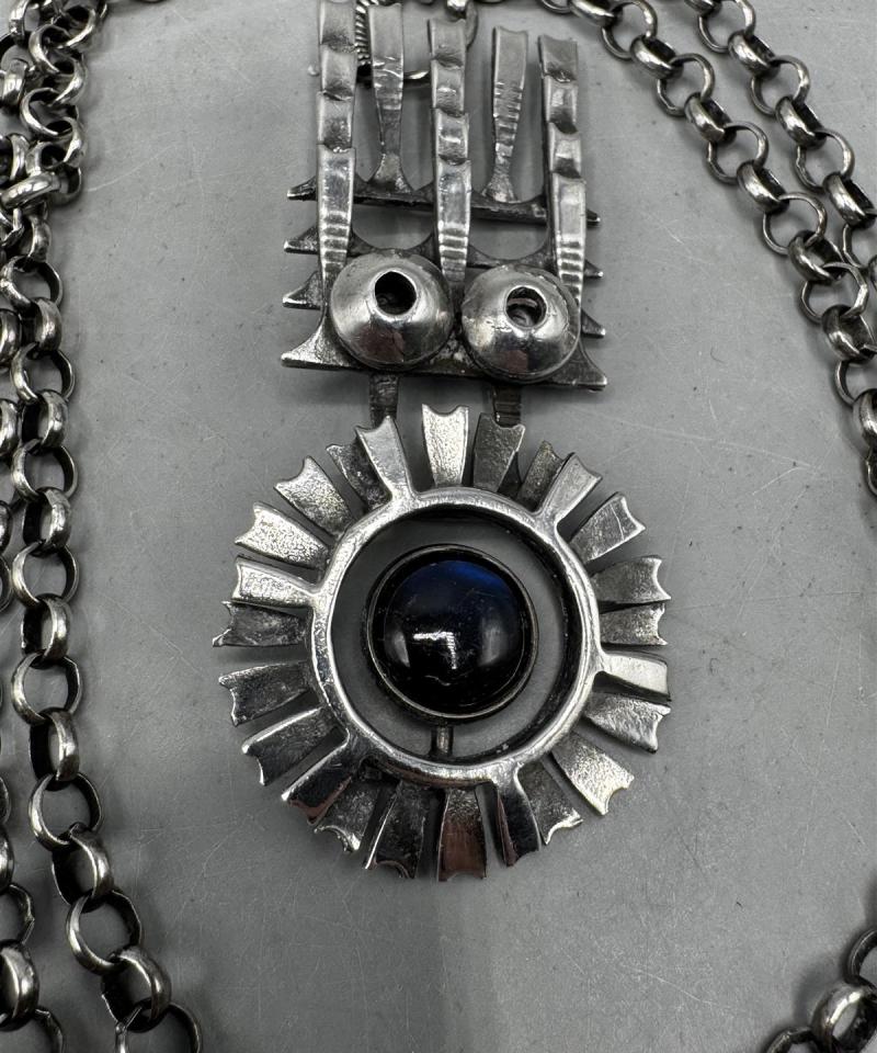 Kalevala koru Pentti Sarpaneva Hopeinen kaulakoru