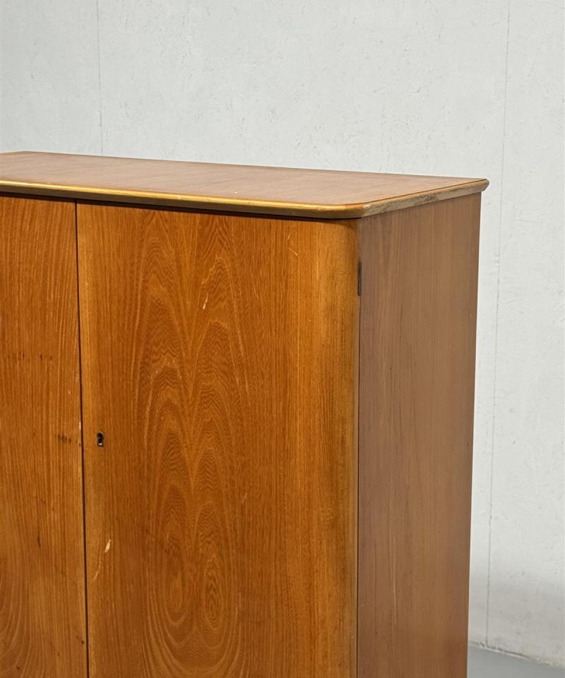 Funkkis liinavaatekaappi