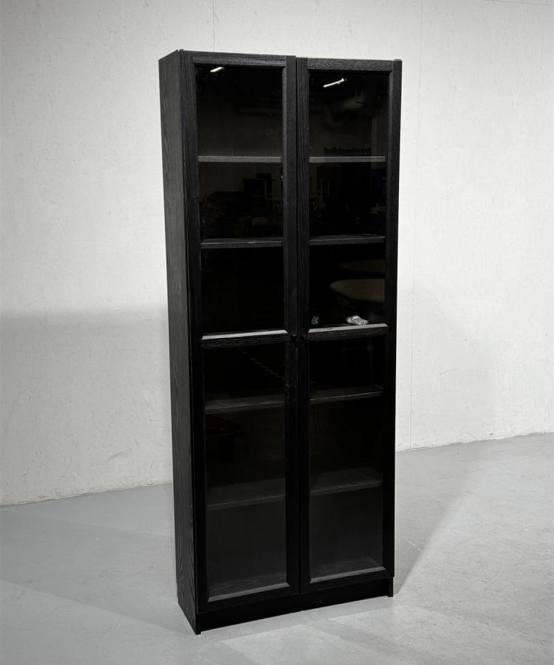 Ikea Billy vitriinikaappi musta