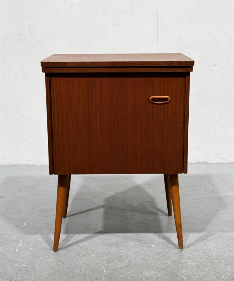 Vintage teak ompelukaappi