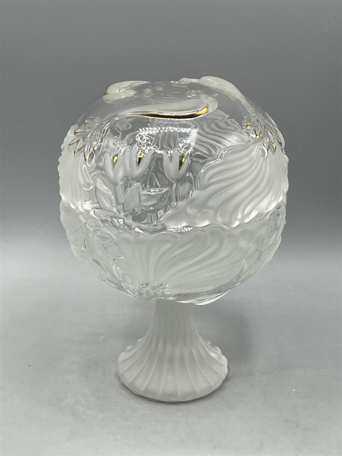 Koristeellinen lasimalja