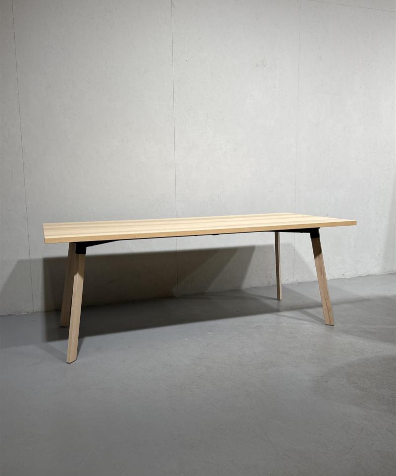 Ikea Ypperlig ruokapöytä 200x90