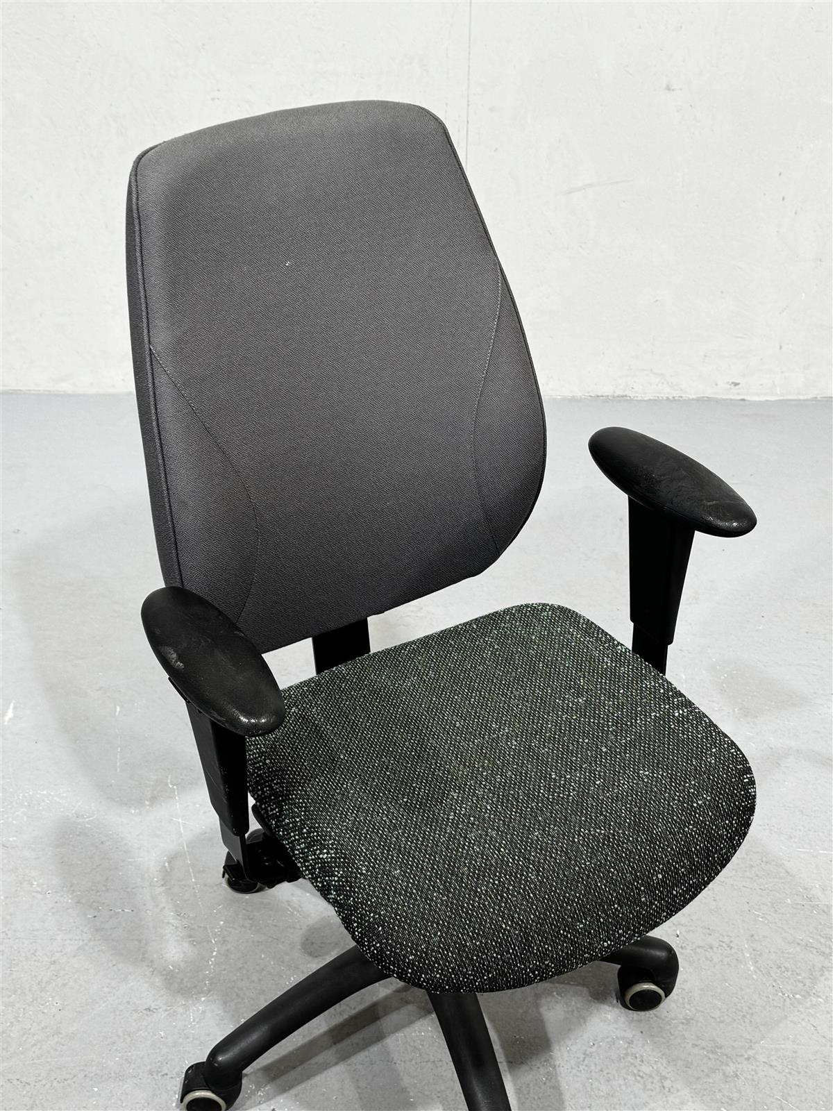 Isku toimistotuoli harmaa-kangas