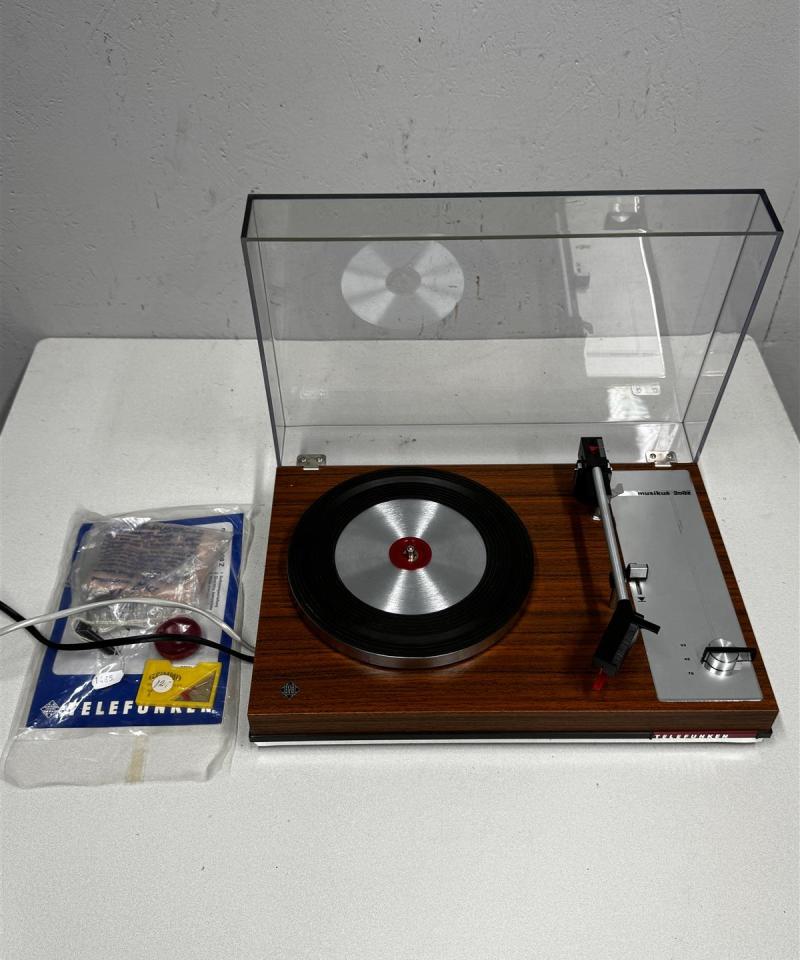 Telefunken Musikus 208Z levysoitin korjattavaksi