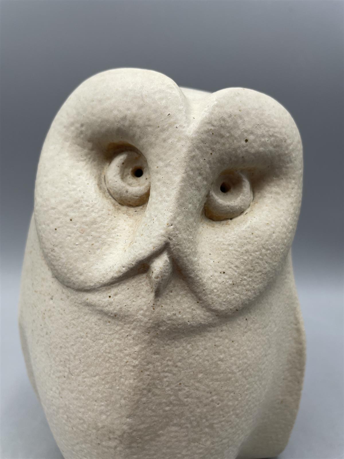 Keraaminen pöllöfiguuri, Ester Lukasi