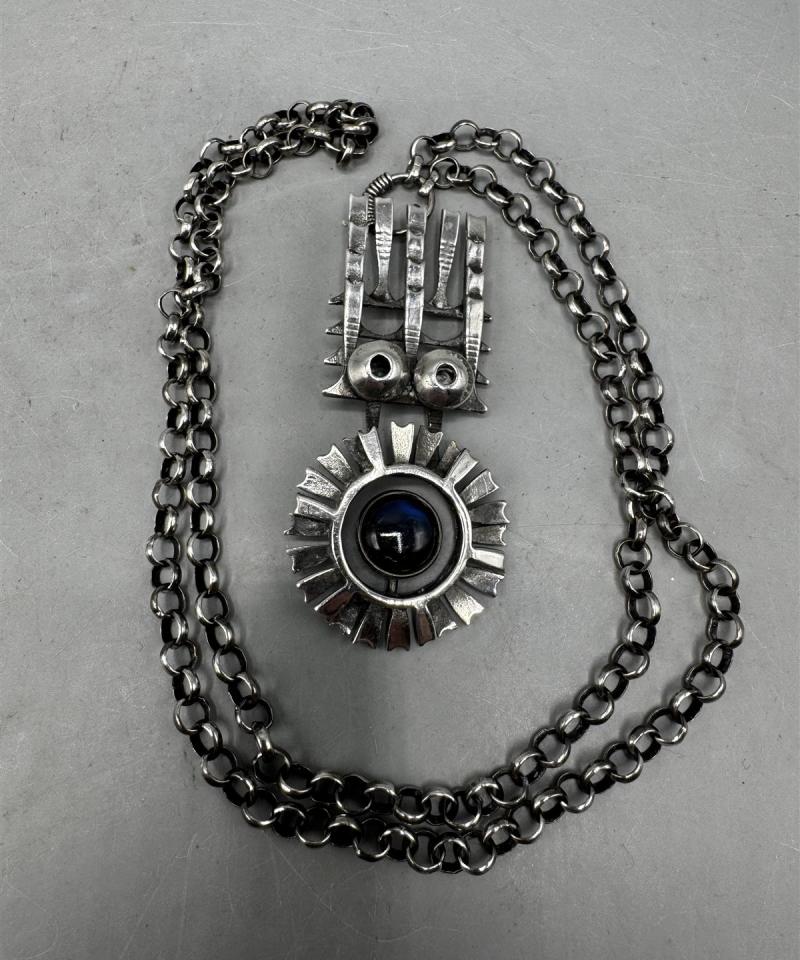 Kalevala koru Pentti Sarpaneva Hopeinen kaulakoru