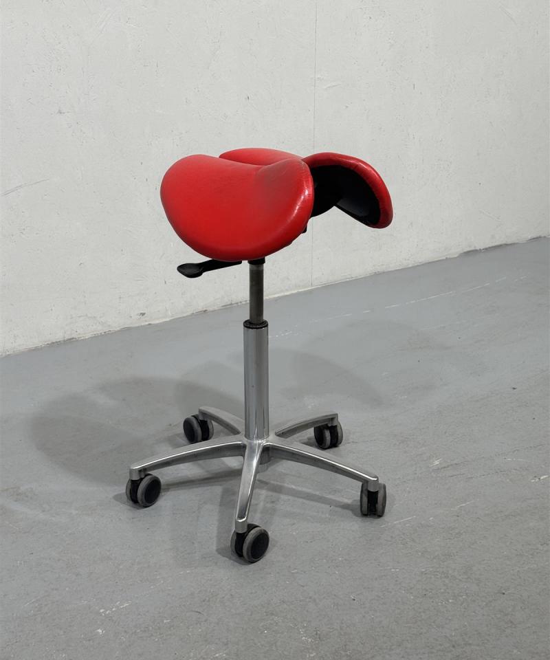 Salli satulatuoli punainen