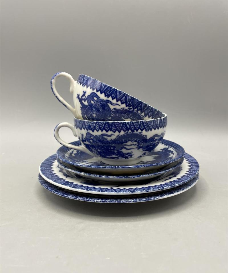 Posliini Sinivalkoinen teekannu ja teekupit (2kpl)