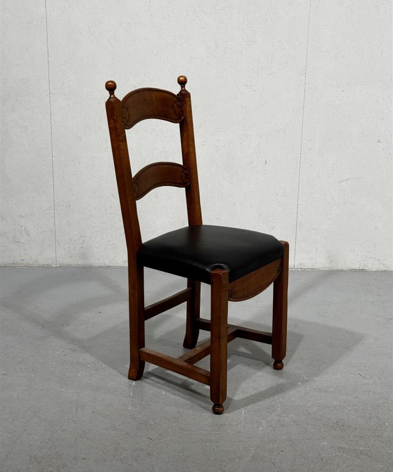 Rustiikki tuoli nahkaistuin