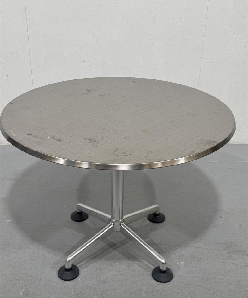 Pyöreä pöytä kromi