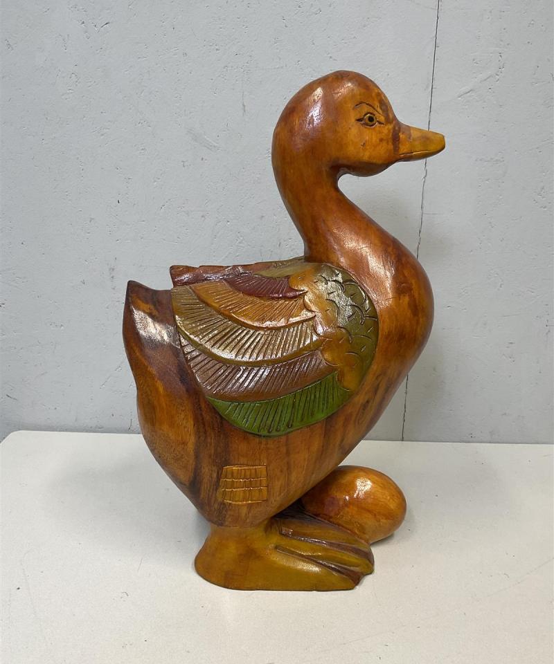 Koristeellinen puinen ankkapatsas