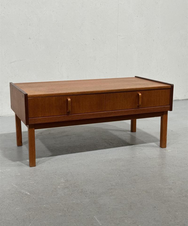 Funkkis tiikki sohvapöytä