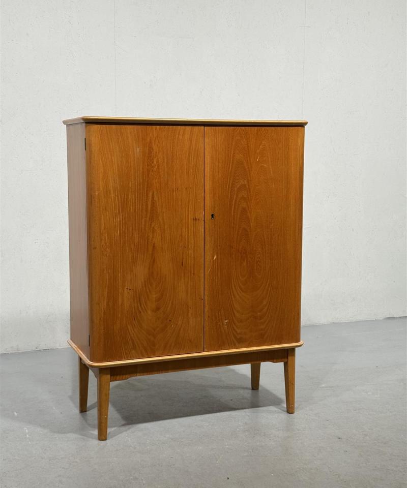 Funkkis liinavaatekaappi