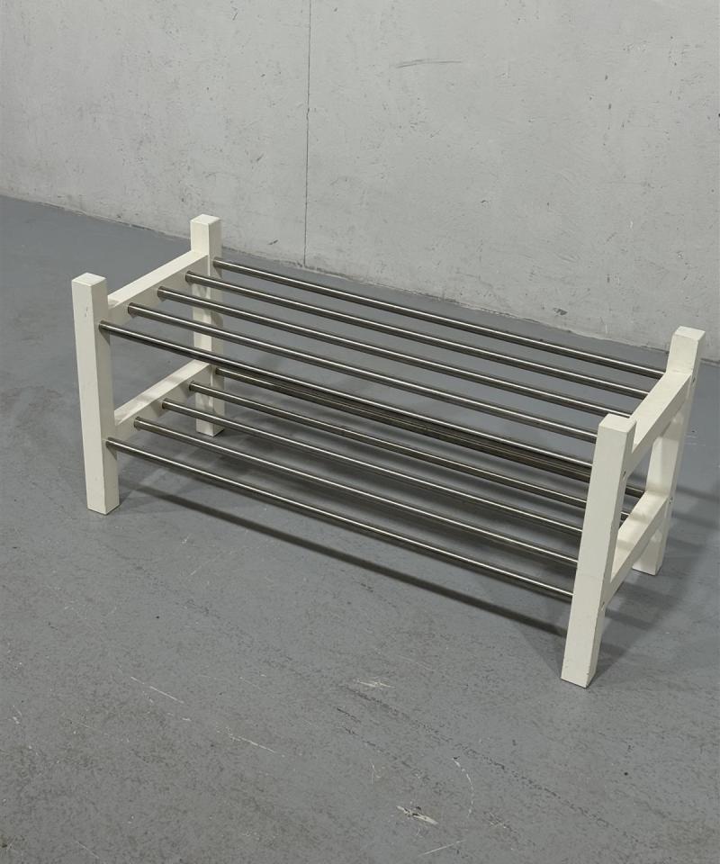 Kenkäteline valkoinen