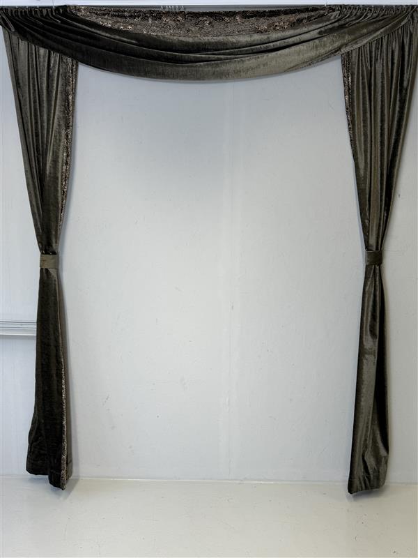 Hotel Kämp sängyn pääty verhopaketti (2 kpl sivuverho + 1 kpl väliverho)