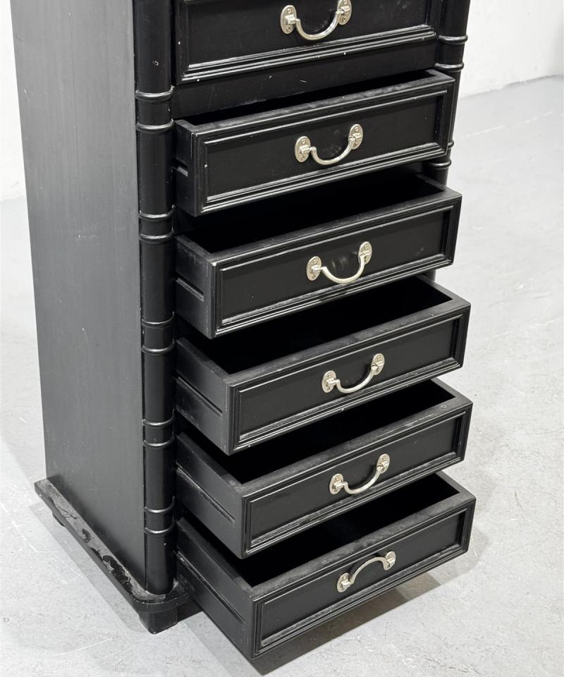 Lipasto 6 tasoa musta