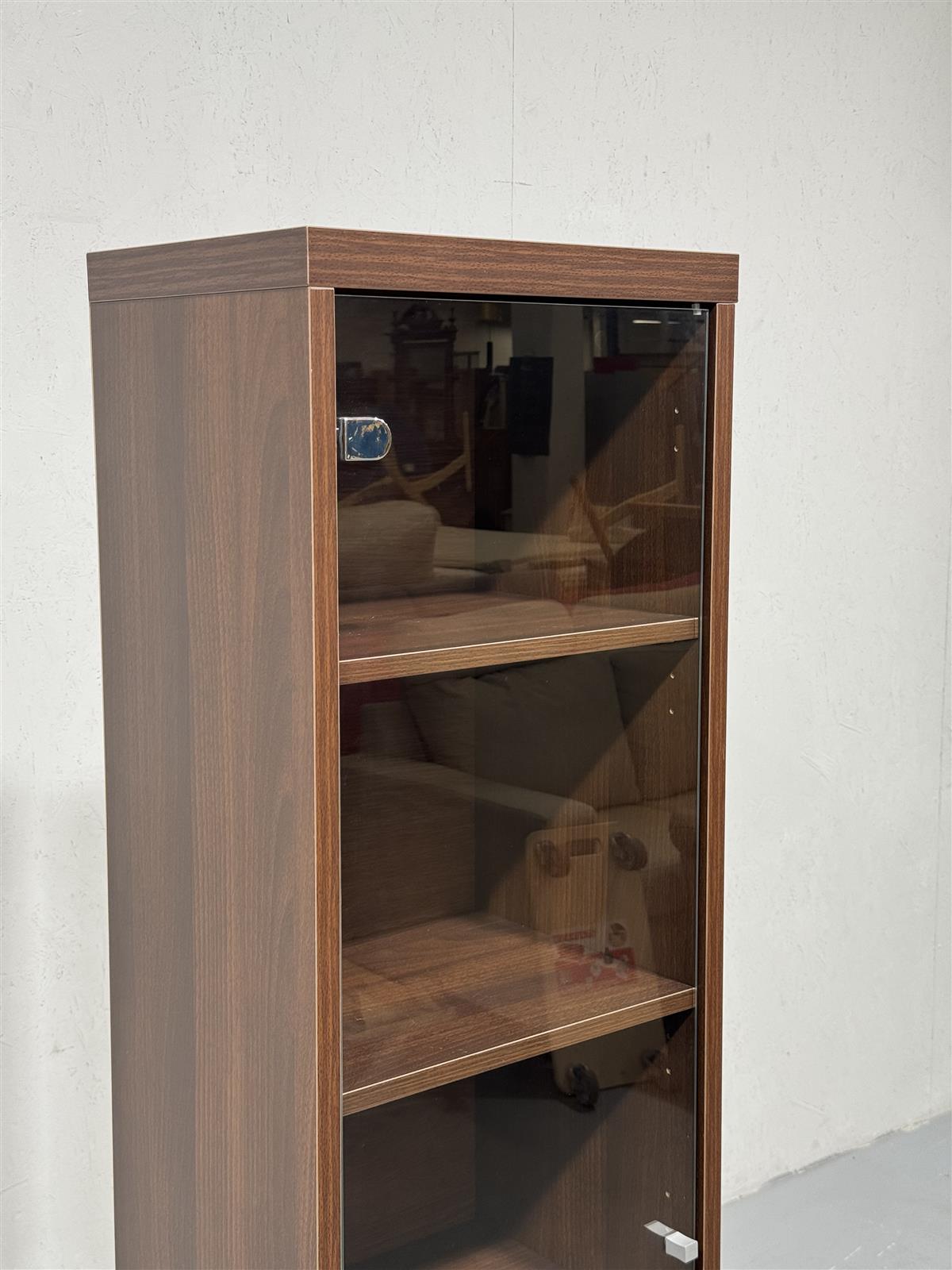 Vitriinikaappi ruskea