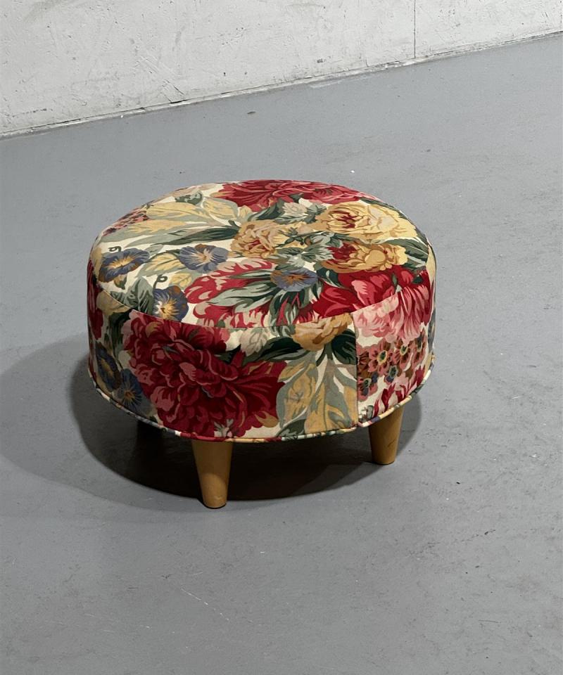 Kukkakuvioinen pyöreä rahi