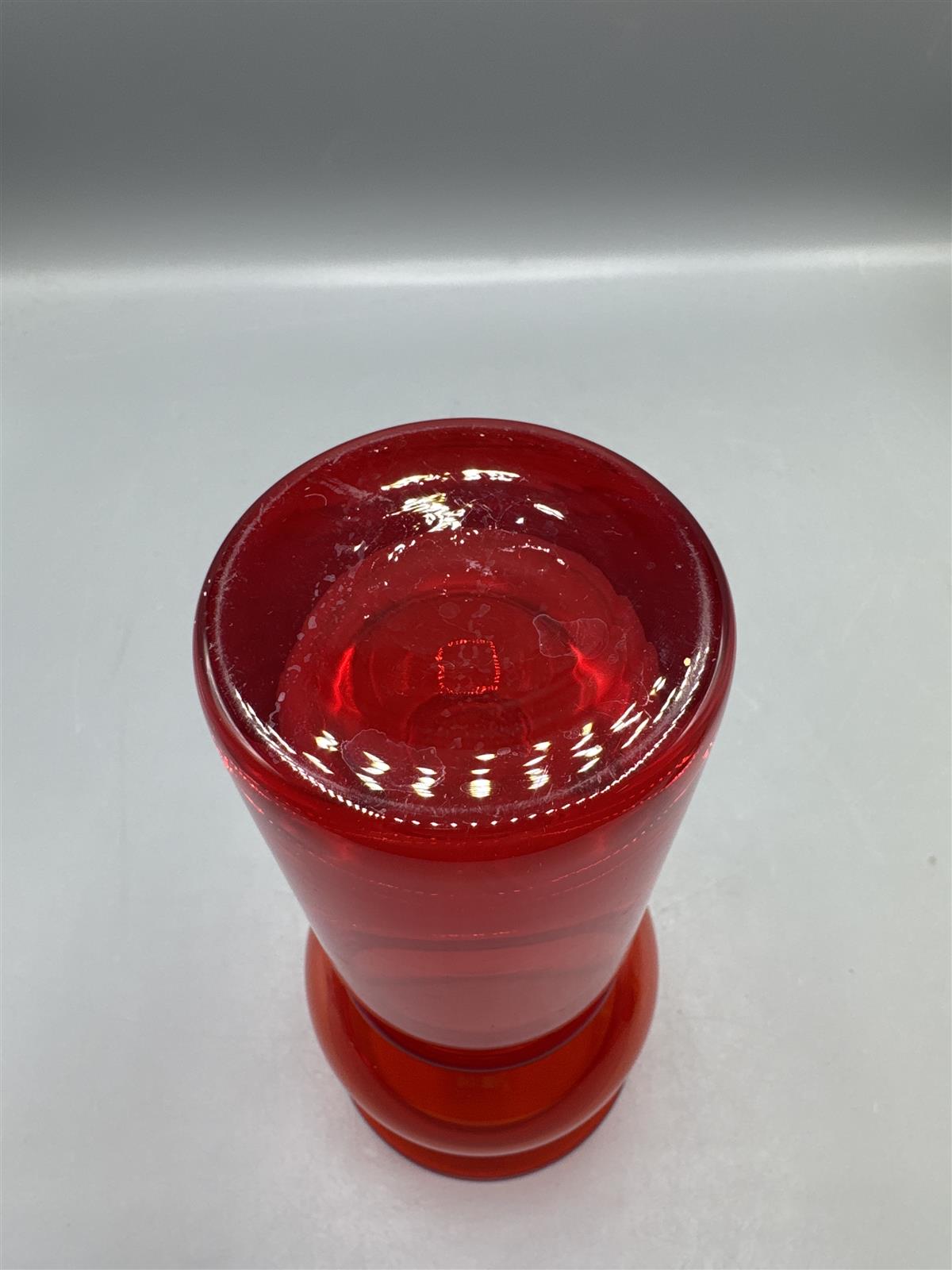 Riihimäen Lasi tulppaani punainen maljakko Tamara Aladin