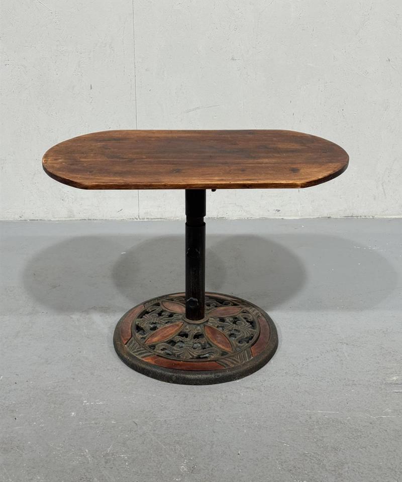 Vintage pöytä, valurauta jalka